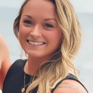 Meet your Posher, Caitlyn